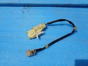 JB1　JB2　JB3　JB4　ライフ　ダンク　運転席　右　フロント　ドアロックアクチュエーター　ドアロックソレノイド　送料370円