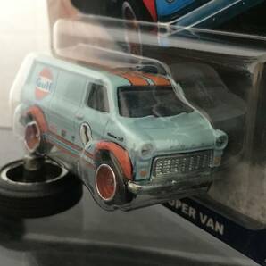 Hot Wheels CAR CULTURE CARGO CARRIERS FORD TRANSIT SUPER VAN GULF Racing スーパーバン ガルフの画像3