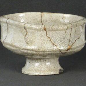 美濃焼 無地 織部三角茶碗 珍品 桃山 江戸 時代の画像1