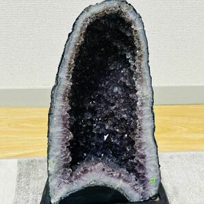 アメジストドーム 紫水晶 置物 パワーストーン 高さ34センチ 6キロ 金針が入った水晶の画像1