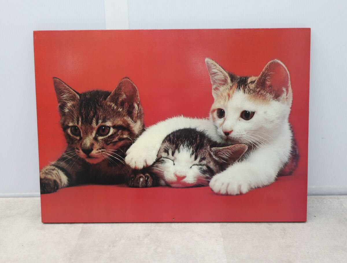 ▲印刷物 サイズ約59×42cm|木製 アートパネル 猫3匹| 壁掛け|インテリア おしゃれ キジ 三毛猫■O8692, 美術品, 絵画, その他
