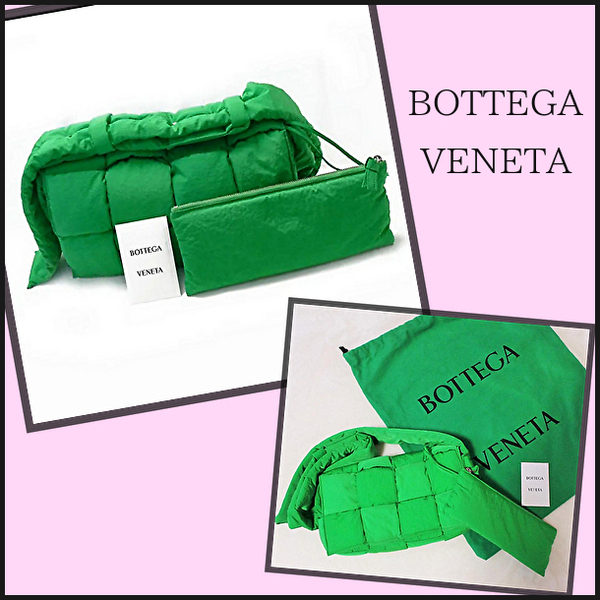 【BOTTEGA VENETA /ボッテガヴェネタ】パデッド テック カセット パラキート ショルダーバッグ 斜めかけバッグ グリーン系