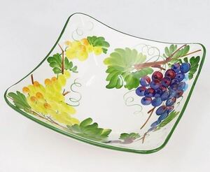 Art hand Auction Made in Italy Imported Goods Deep Dish Grape Pattern Plate Living Studio Direct Import Salad Bowl Small Bowl Pasta Bassano Pottery Hand Painted P2-66325U, plate, dish, dinner plate, pasta plate, Single item