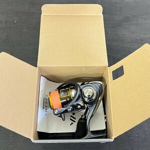 【未使用に近い極美品】 DAIWA 15 FREAMS 2004H DAIWA フリームス ダイワ 説明書 元箱付の画像8