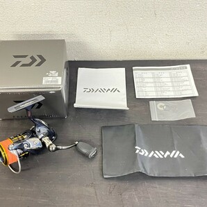 【未使用に近い極美品】 DAIWA 15 FREAMS 2004H DAIWA フリームス ダイワ 説明書 元箱付の画像1