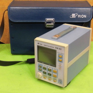 [A19300] RION VIBRATION METER VM-83 汎用振動計 ▼現状品 通電確認の画像1