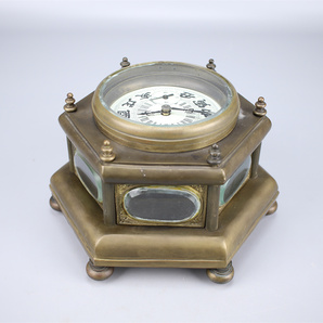 【秀】ZB273 時代 航海用 真鍮製 時計 置時計 高14㎝ 幅21㎝／可動 美品！ｚの画像10