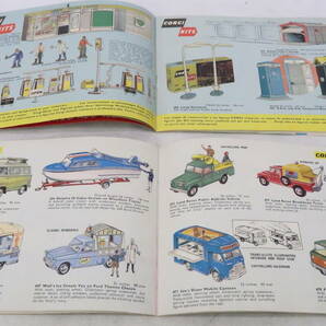 CORGI TOYS 1960年代カタログ2冊 英語版 イギリス印刷 ボンドカー表紙 ＊ロレの画像7