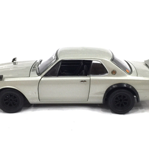 1円 京商 日産 スカイライン 2000GT-R KPGC10 1/18スケール ミニカー シルバーカラー ホビー 保存箱付き kyoshoの画像2