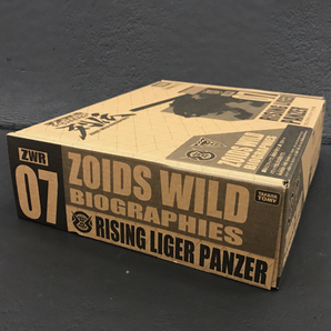 タカラトミー ゾイドワイルド列伝 ZWR07 ライジングライガーパンツァー ライオン種 1/35 組立キット 玩具 保存箱付の画像3