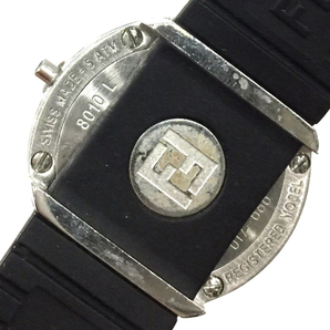 フェンディ 50M クォーツ 腕時計 レディース ブラック文字盤 ジャンク品 付属品あり ファッション小物 FENDIの画像2