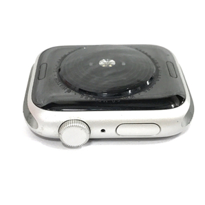 1円 Apple Watch SE 44mm GPSモデル MKQ43J/A A2352 シルバー スマートウォッチの画像4