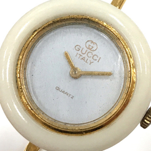グッチ チェンジベゼル クォーツ 腕時計 バングルウォッチ レディース ホワイト文字盤 付属品あり 未稼働品 GUCCIの画像1