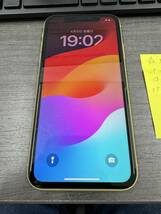 ★★★　中古　iPhone11　64G　イエロー　　シムフリー　★★★_画像1