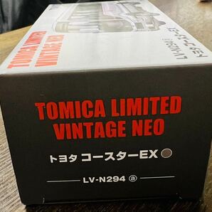 Tomytec LV-N294a トヨタ コースターEX （銀）1/64スケール ダイキャスト トミカリミテッドヴィンテージNEO 325277の画像3