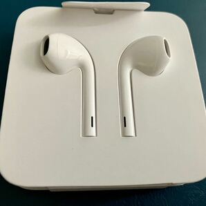 【新品・未使用品】送料無料 Apple純正EarPods Lightningコネクタ iPhone付属イヤホン の画像1