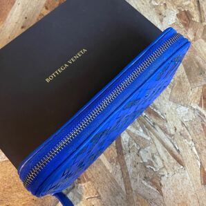 ★【美品！希少！】 BOTTEGA VENETA ボッテガヴェネタ イントレチャート ロングウォレット 長財布 男女 ブルー パイソンの画像3