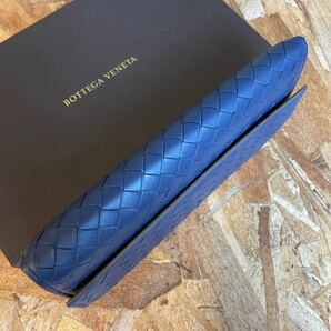 ★【美品！希少！】 BOTTEGA VENETA ボッテガヴェネタ イントレチャート ロングウォレット 二つ折り 長財布 男女 ネイビーの画像4