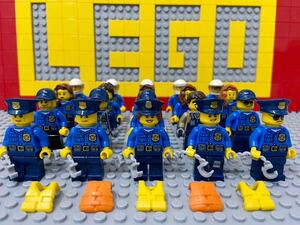 ☆ポリス☆ レゴ　ミニフィグ　大量20体　警察　警察官　機動隊　防弾チョッキ　( LEGO 人形 シティ 警察署 C41534