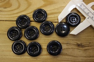 【副資材】 ２５ｍｍ ４つ穴ボタン　１０個 （４２３５）