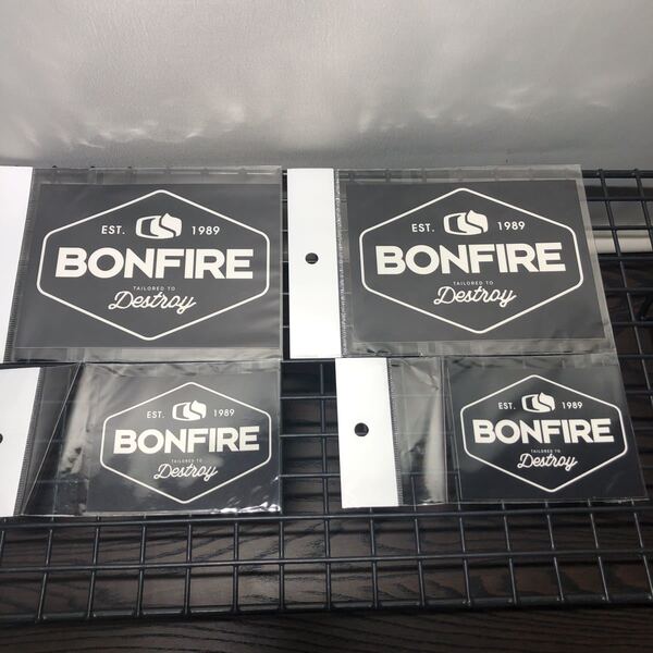 BONFIRE ボンファイア ステッカー ホワイト 計4枚 11cm×15cm 2枚 7.5cm×10cm 2枚