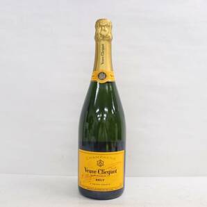 1円~Veuve Clicquot（ヴーヴ クリコ）イエロー ブリュット 12％ 750ml ※ラベル・キャップフィルムキズ M24D050007の画像1