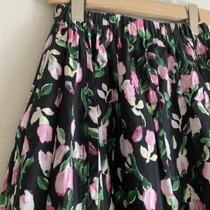 美品 マルニ コットン 花柄 ロングスカート スカート 花 MARNI 花 チューリップ 綿の画像2