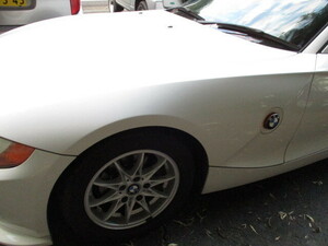 H16年式 BMW Z4 2.5i E85 GH-BT25 フロントフェンダーパネル 助手席(左)側