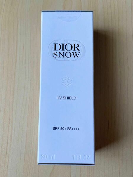 【新品】dior ディオール スノー UVシールド50+　30ml サンプル付