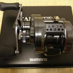 送料無料 SHIMANO シマノ 24カルカッタコンクエスト シャローエディション 31HG 左ハンドル 101 純正スプール付き おまけ有りの画像2