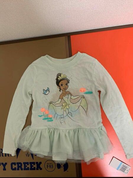 未使用　ディズニー　プリンセス　女の子　長袖Tシャツ　ロンT 110cm