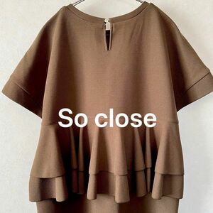 8【So close】バックフリルワンピース　ロングワンピースチュニック半袖　クルーネック　ネックボタン　スリット