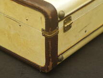 M10627 超希少 1960〜70年代 プラダ Vintage PRADA シールスキン スーツケース Antique 真鍮鍵付 横55cm高42cm奥19cmゆうぱっく120 0605_画像5