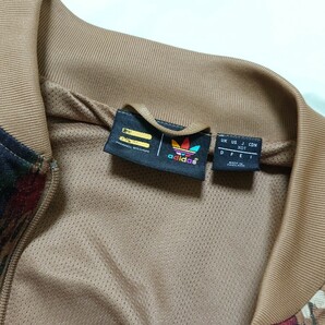 Mサイズ adidas アディダスオリジナルス × ファレル ウィリアムス コラボ CY7522 トラックジャケット/スーツ ジャージブルゾン カモ 迷彩の画像6
