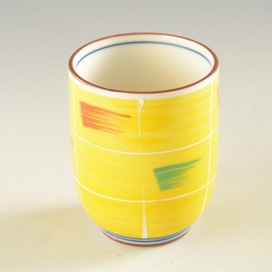 Art hand Auction Tea cup/Yellow brushed grain/Mino ware/Hand-painted yu028, tea utensils, teacup, Single item