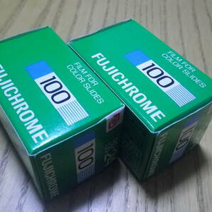 未開封ですが期限切れ FUJICHROME RD 2本セット 135-24 ISO100 COLOUR SLIDE ポジフィルム 送料180円よりの画像2