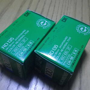 未開封ですが期限切れ FUJICHROME RD 2本セット 135-24 ISO100 COLOUR SLIDE ポジフィルム 送料180円よりの画像3