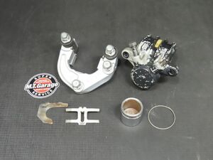 ホンダ CB750F FZ ZA RC04 右フロントブレーキキャリパー【060】USA-D-882