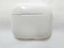 4J383MZ◎充電ケースのみ　Ａpple AirPods 第3世代 ケース A2566 イヤホン無し◎中古品【送料無料】_画像2