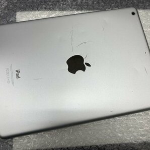 JK666 iPad Air 第1世代 Wi-Fiモデル A1474 シルバー 128GB ジャンク ロックOFFの画像2