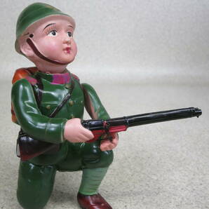 【●】戦前！マスダヤ:『進軍/SHINGUN』・ゼンマイ仕掛け:セルロイド人形//Antique！MODERN TOYS:『Soldier』・Clockwork celluloid dollの画像4