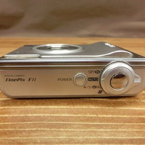 【H3-0987】FUJIFILM FinePix F11 コンパクトデジタルカメラ フジフィルム ファインピックス デジカメ シルバー 現状品【千円市場】の画像5