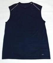 ※NIKEのノースリーブのシャツです。