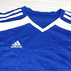 ☆adidas.com アディダス 半袖Tシャツ サイズ(UK20-22/USA) XL ブルー青色ホワイト白メッシュclimacoolスリー ストライプス150g肩幅 約42cmの画像3