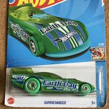 (02-124G) SUPERCHARGED, EARTH DAY, ベーシックカー【ホットウィール】_画像1