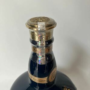 □【500円スタート】古酒 未開封 ROYAL SALUTE ウイスキー ロイヤルサルート 21年 青陶器 陶器ボトル 1Litre の画像7