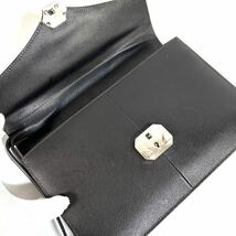 【美品】dunhill ダンヒル レザー クラッチバッグ セカンドバッグ 無地 ブラック シルバー金具 イタリア製 ギャランティカード 保存袋付き_画像7