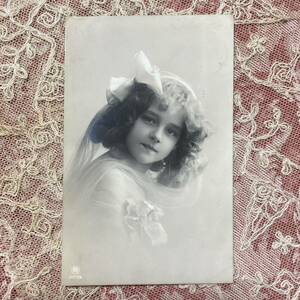 131/4 * antique postcard * picture postcard real photo Grete Reinwald beautiful young lady ribbon Katyusha 