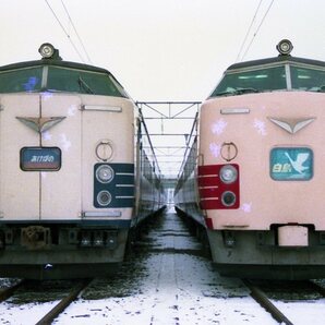 177 【３５㍉ネガ】583系電車&485系電車 あけぼの＆白鳥マーク 青森運転所 カラーネガ１コマ 少しカビの画像1