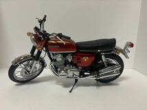 ②MINICHAMPS ミニチャンプス　オートバイ 1/6スケール　Honda CB750 Red Metallic 1968 ホンダ_画像3